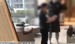 女生小便视频,真实生活场景大公开